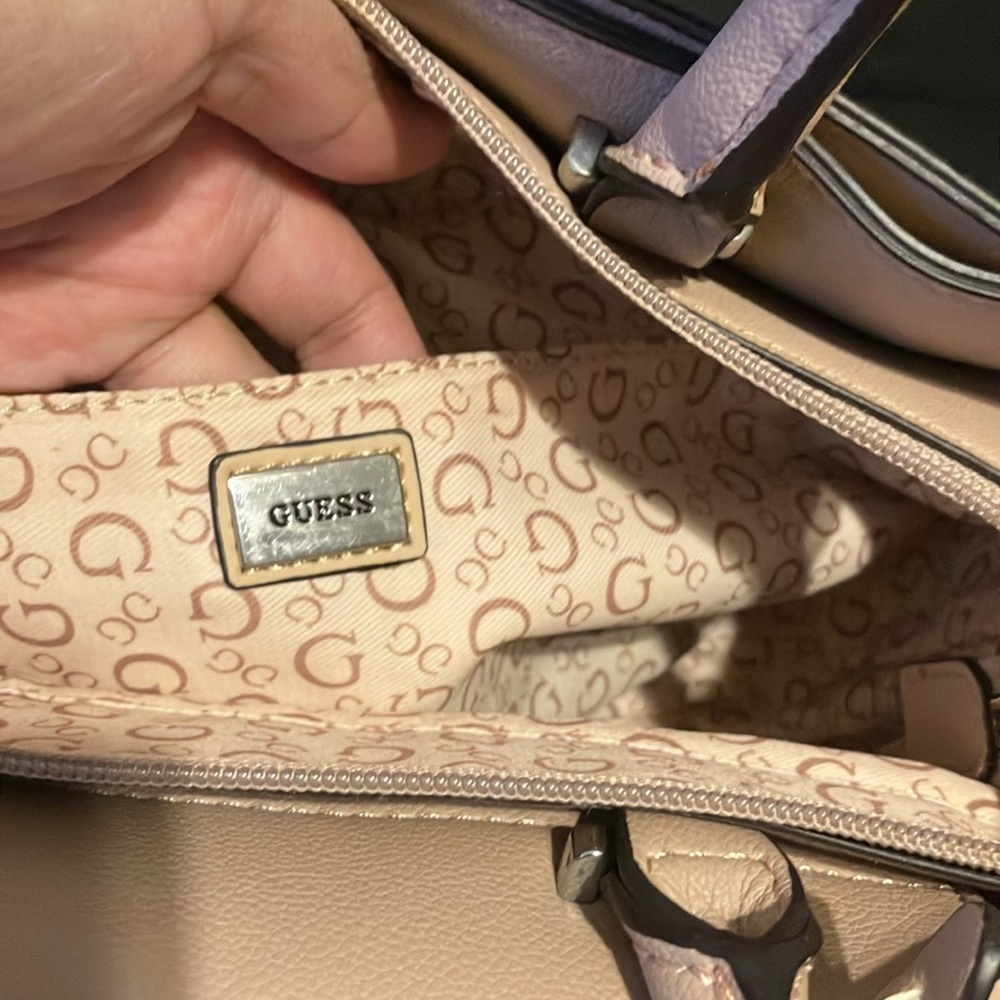 EUC Guess crossbody bag - Picture 11 of 15
